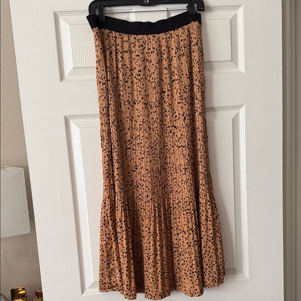 Chic Tan and Black Patterned Midi Skirt